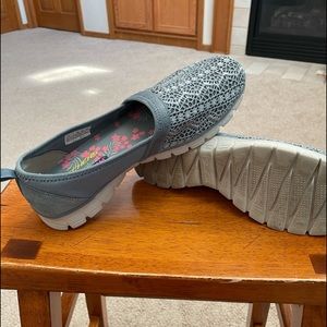 Skechers Air-cooled memory foam walking shoes